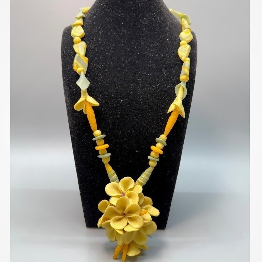 Handmadeā Puakenikeni Floral Bead Necklace 23" Polymer Clay